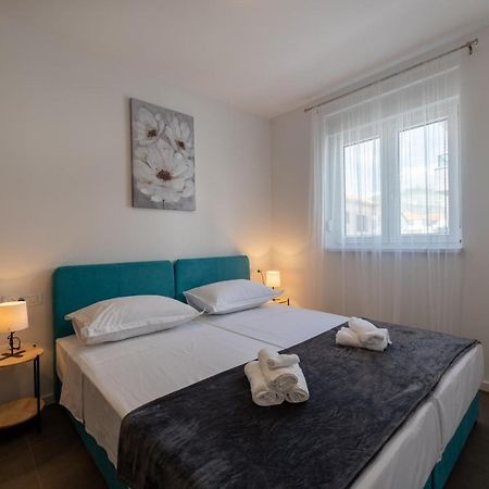 Apartments Maya & Tina Трогир Экстерьер фото