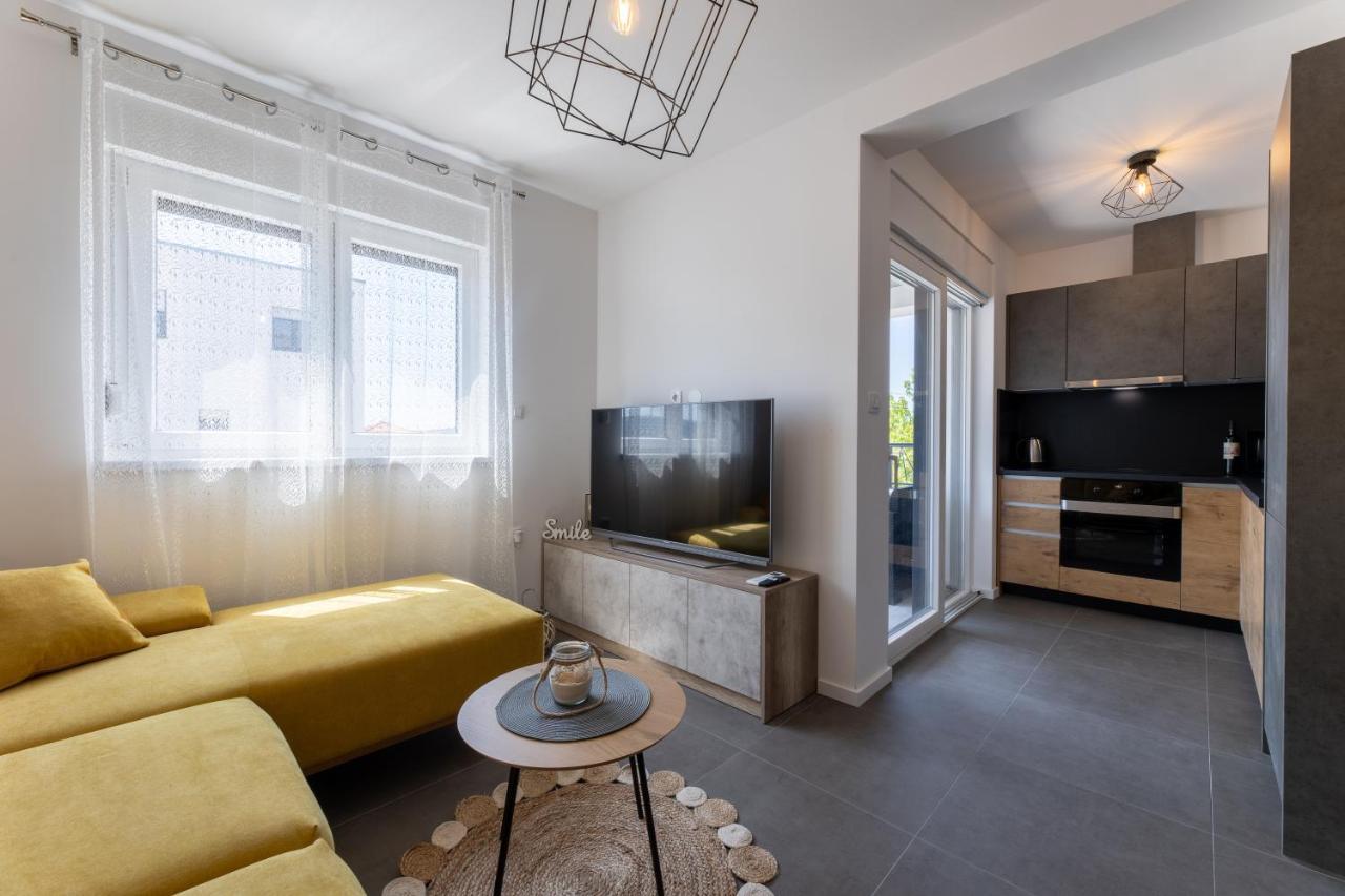 Apartments Maya & Tina Трогир Экстерьер фото