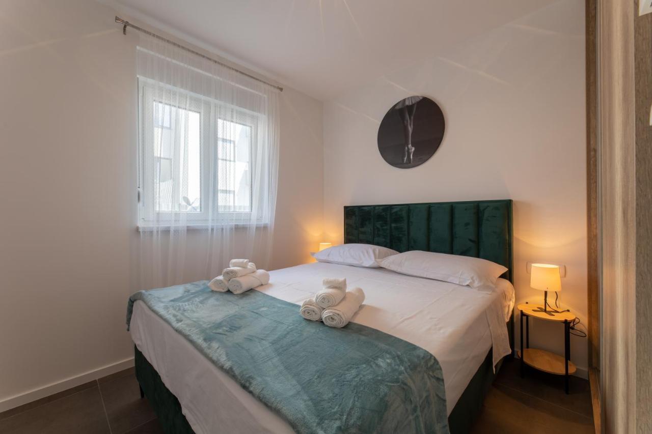 Apartments Maya & Tina Трогир Экстерьер фото
