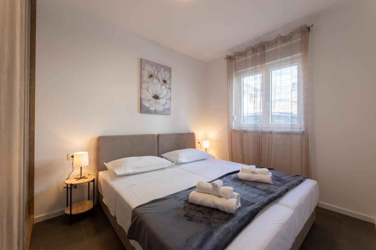 Apartments Maya & Tina Трогир Экстерьер фото