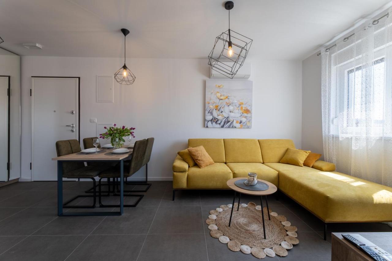Apartments Maya & Tina Трогир Экстерьер фото